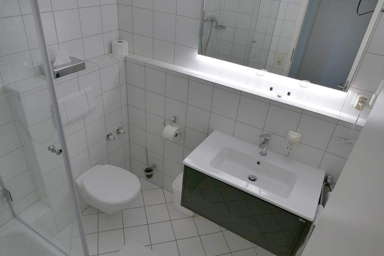 Hasi'S Hotel Grafing Eksteriør billede