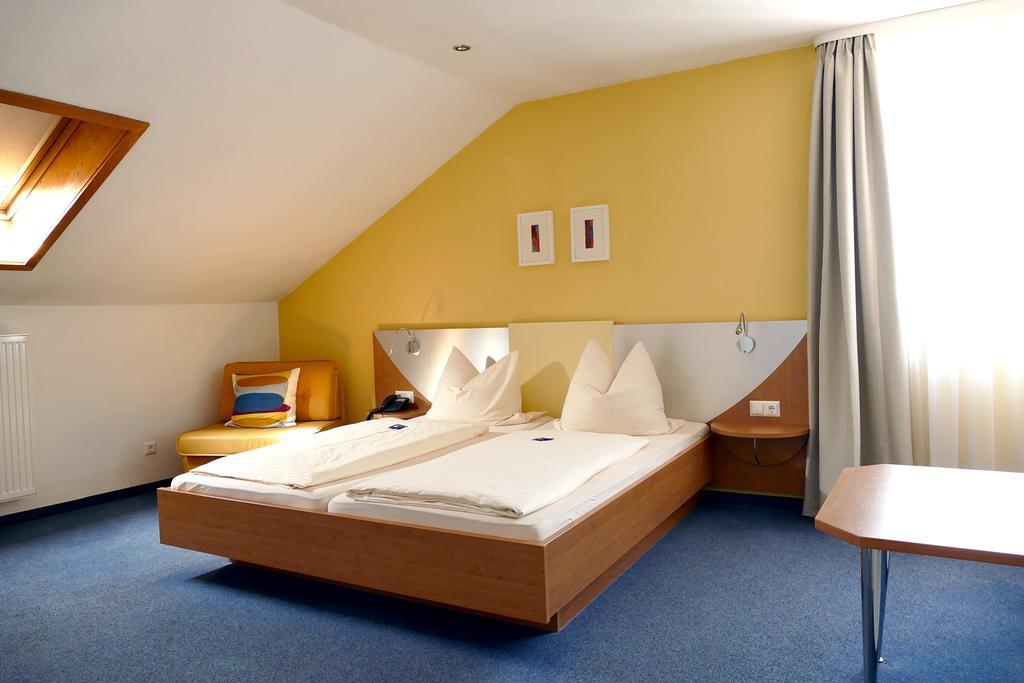 Hasi'S Hotel Grafing Eksteriør billede